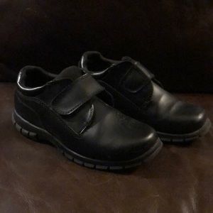 Smart Fit boys shoes. Comfortable dress shoes for kids Size 2 Like new worn once